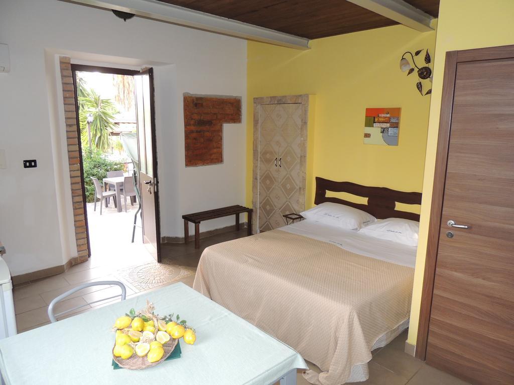 All'Ombra Del Noce B&B Catona Di Reggio Calabria Buitenkant foto