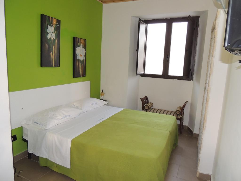 All'Ombra Del Noce B&B Catona Di Reggio Calabria Buitenkant foto