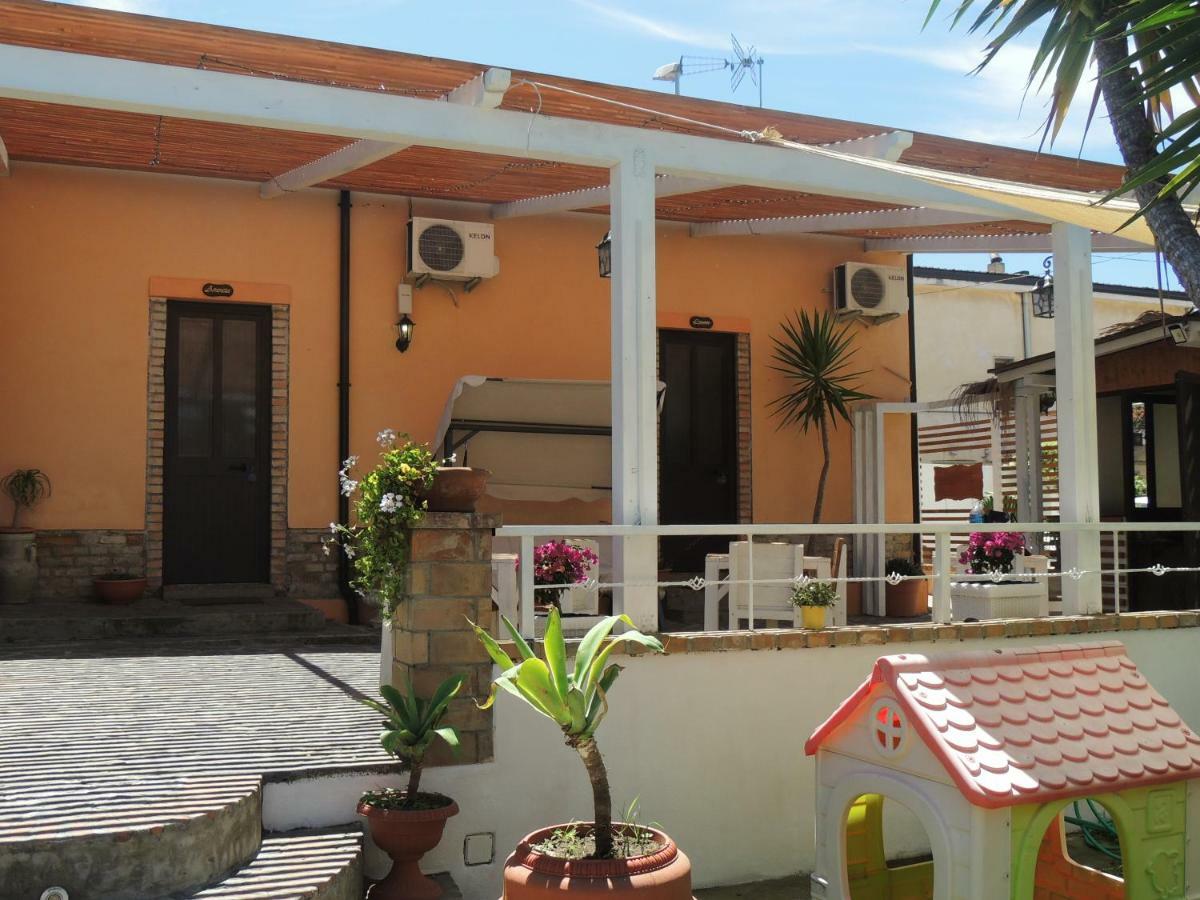 All'Ombra Del Noce B&B Catona Di Reggio Calabria Buitenkant foto