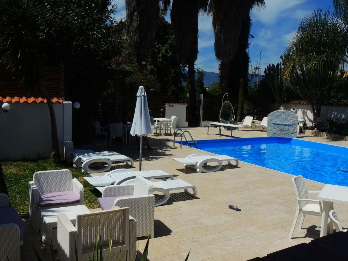 All'Ombra Del Noce B&B Catona Di Reggio Calabria Buitenkant foto